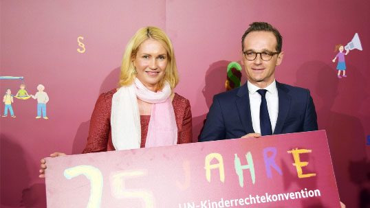 Manuela Schwesig und Heiko Maas würdigen Kinderrechte
